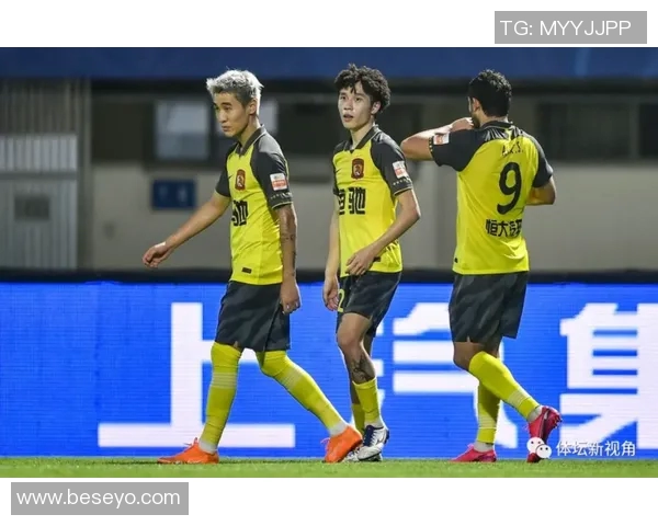 恒大与重庆激战全场精彩录像回顾及比赛分析